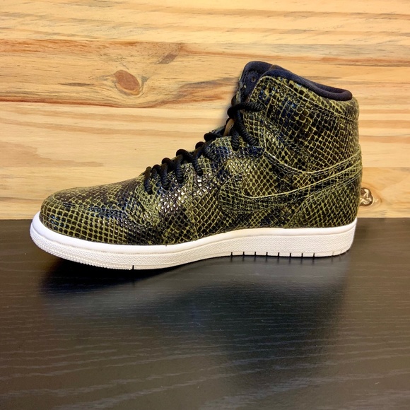 New Nike  Air Jordan 1 Retro High Snakeskin - Picture 3 of 8